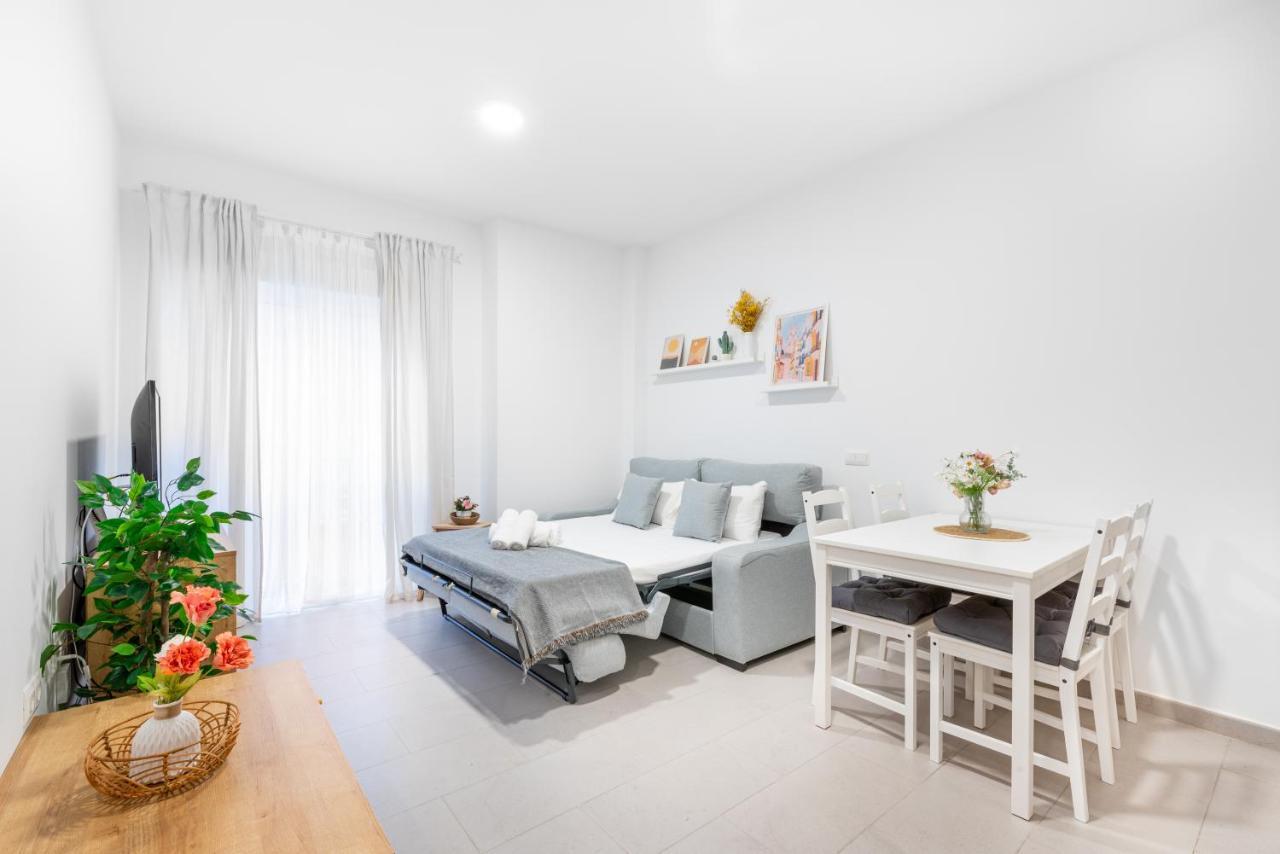 Wintowinrentals Superb New-Look Apartment Malaga Exterior photo